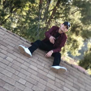 Meet your Posher, Roman